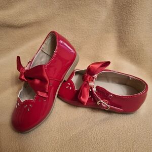 Gymboree Shiny Red Girls Dress Shoes With Bows